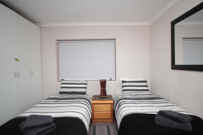 3 Bedroom Property for Sale in Fraaiuitsig Western Cape